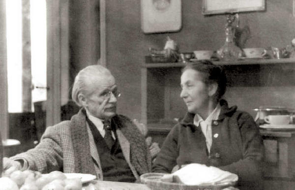 В.П. Крымов со своей женой Б.В. Ловяновой. Шату, 1962.  Фото К.Д. Померанцева