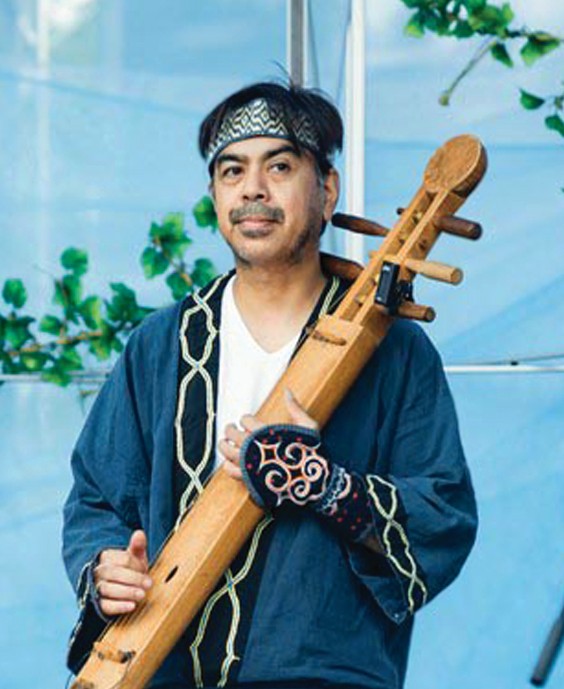Музыканты айнского ансамбля Ainu art project