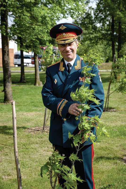 Валерий Михайлович Халилов, главный военный дирижер Вооруженных сил РФ, закладывает Аллею военных музыкантов 